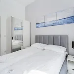 Summer Lofts Premium With Parking *