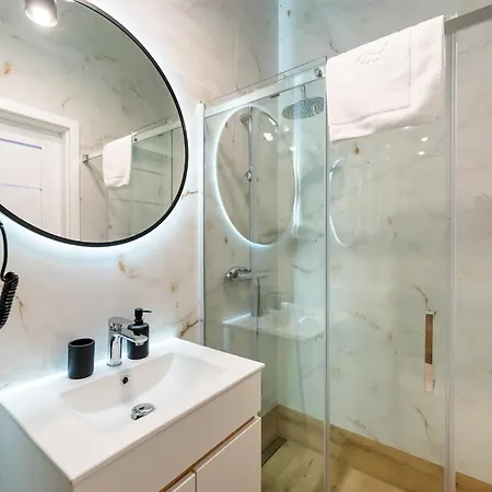 Summer Lofts Premium With Parking Apartment *